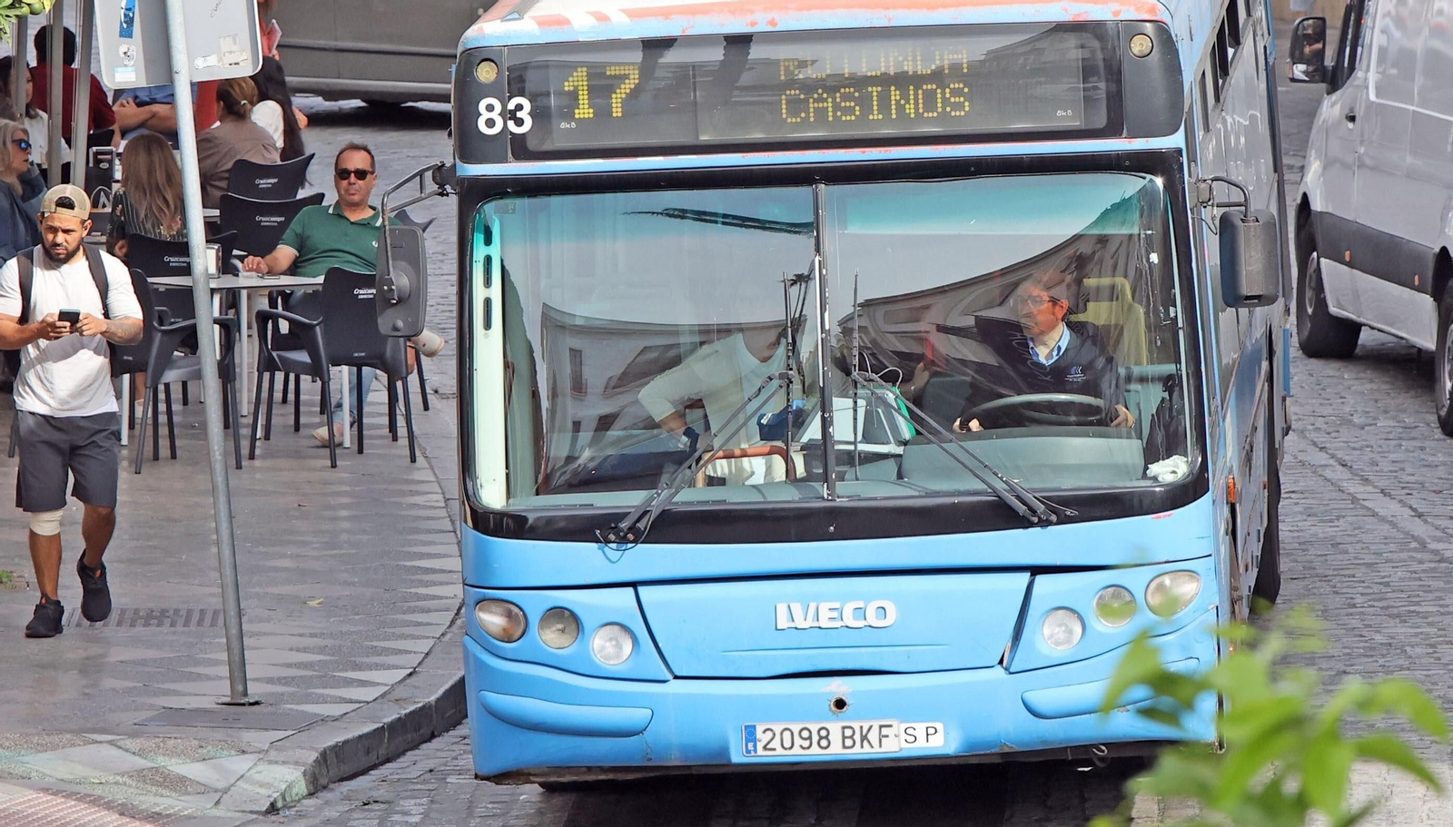 Un autobús de la línea 17
