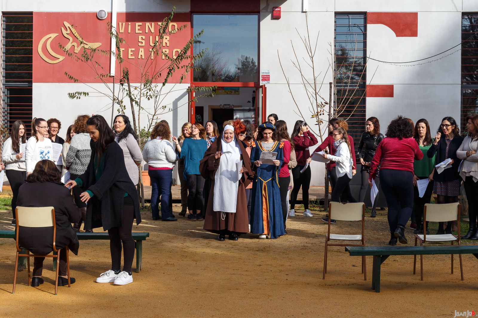 Representación colectiva de la obra 'Mujeres reales', en Viento Sur Teatro.