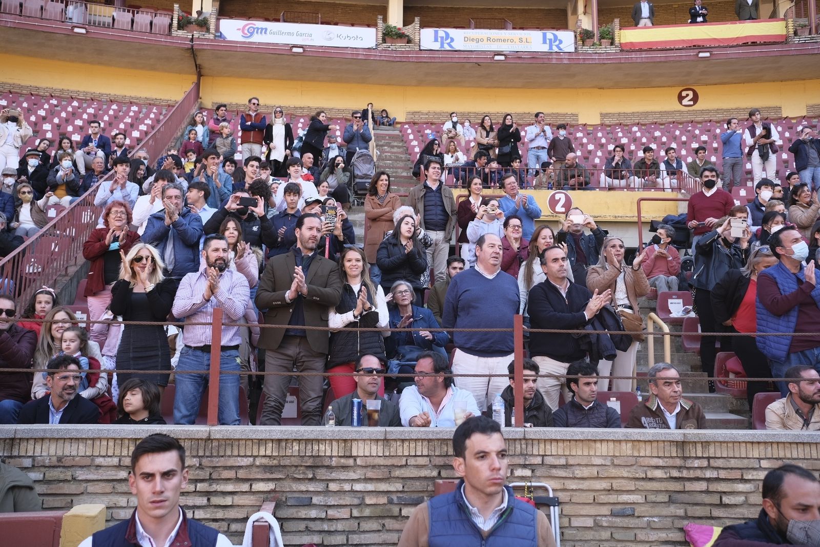 La becerrada en la plaza de toros de Córdoba en homenaje a la afición, en fotografías