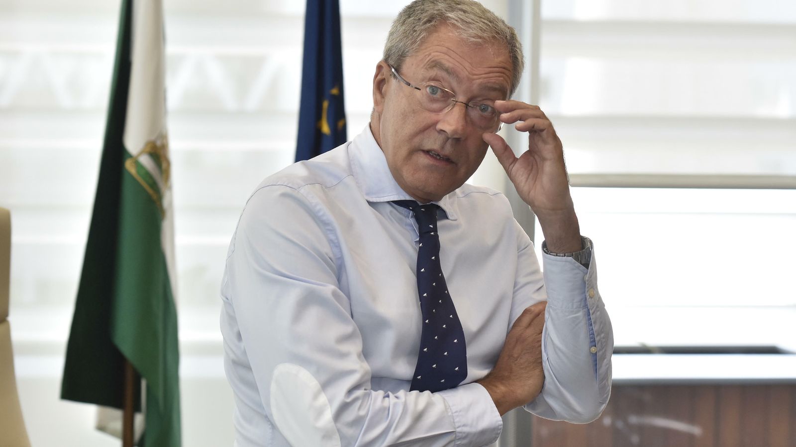 Velasco, en su despacho oficial.