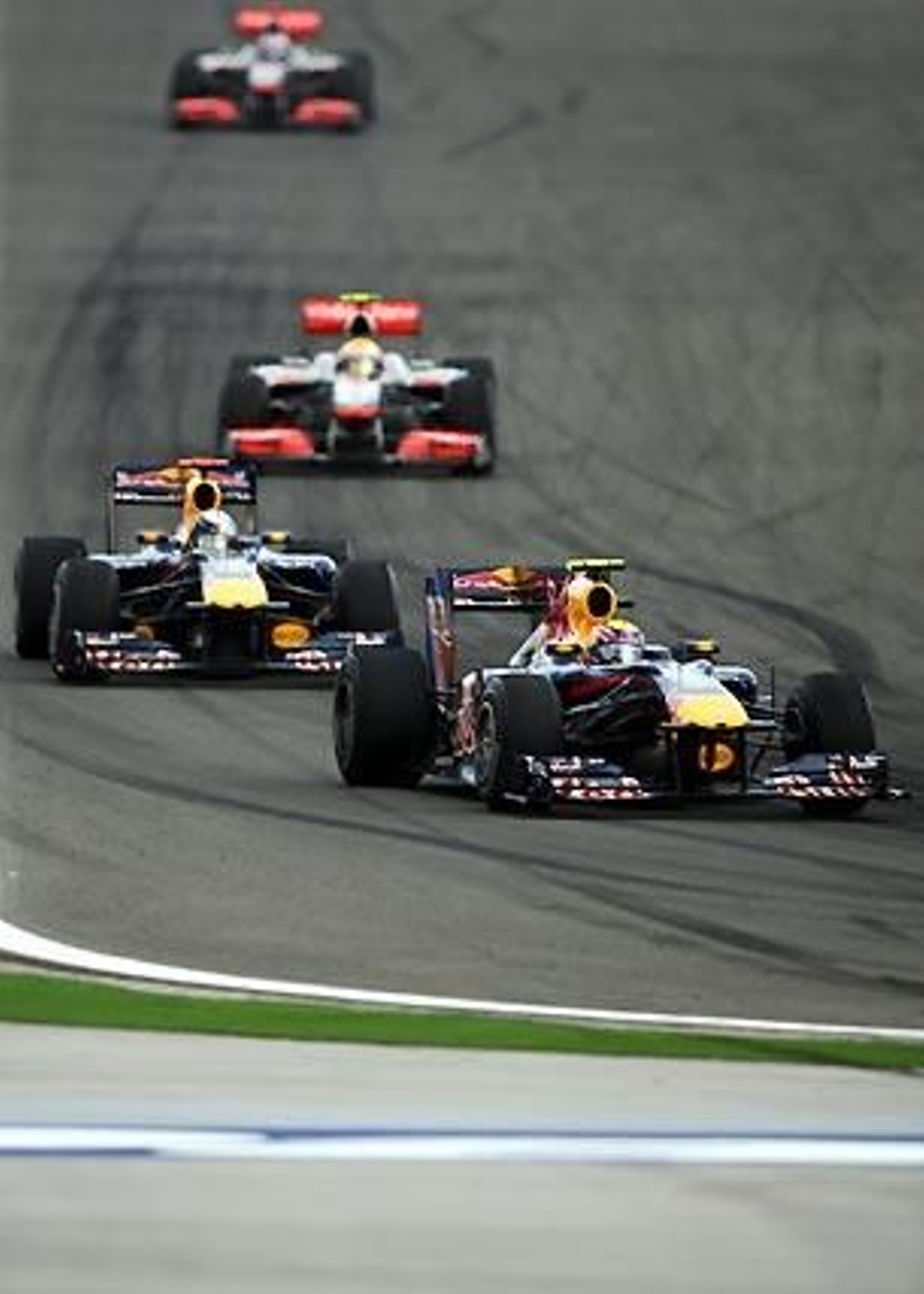 Los dos Red Bull, al frente, seguidos por los McLaren.

Foto: Reuters / Afp Photo / Efe