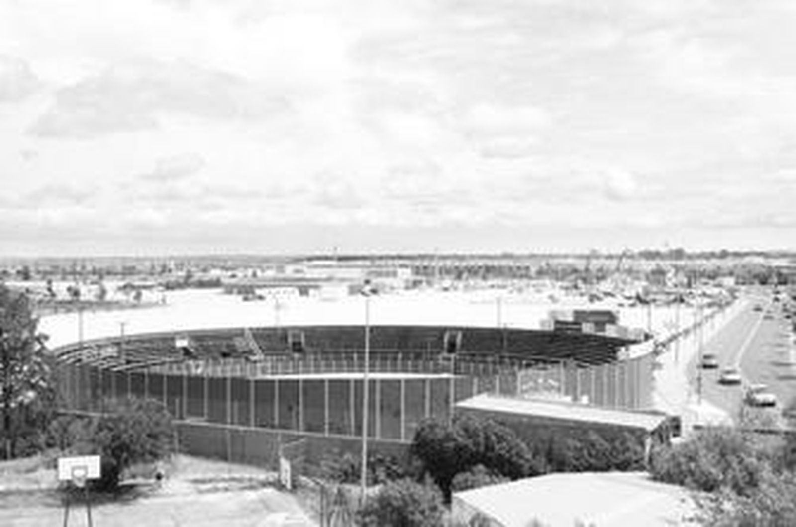 Terrenos en los que se asentará el futuro centro de La Longuera.