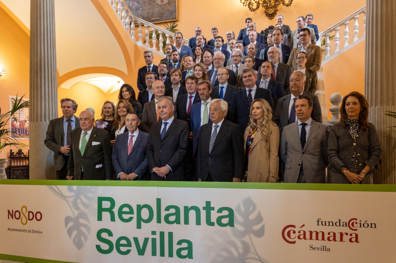 José Luis Sanz junto a Francisco Herrero en el Ayuntamiento de Sevilla