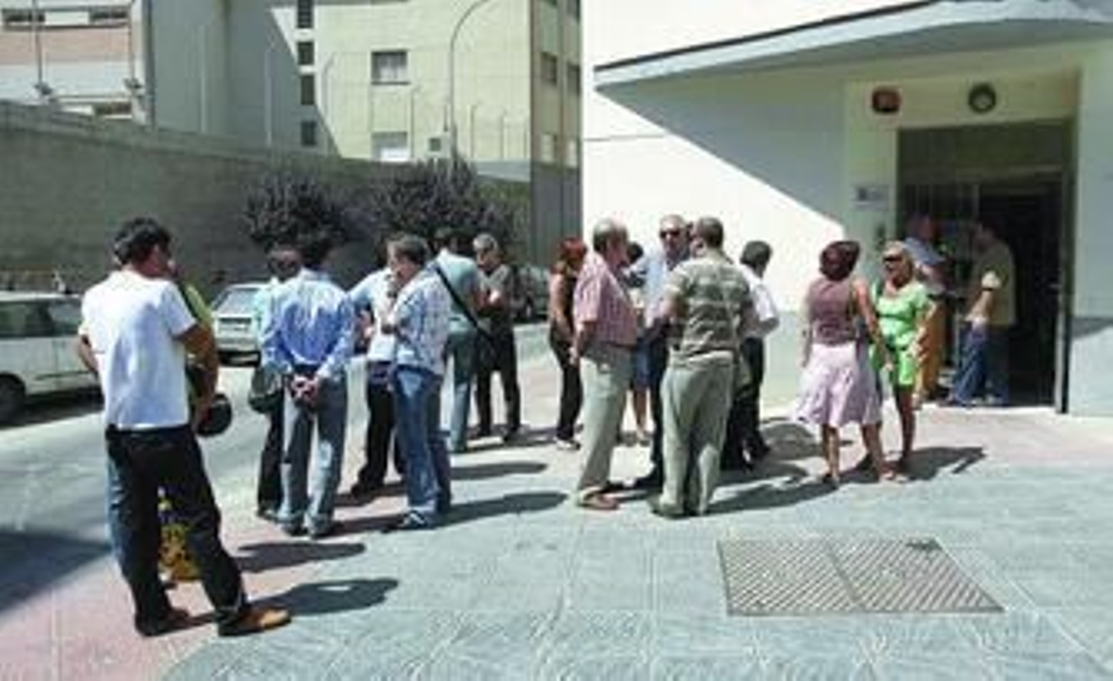 Entrada a las dependencias del Ministerio de Educación en Ceuta.