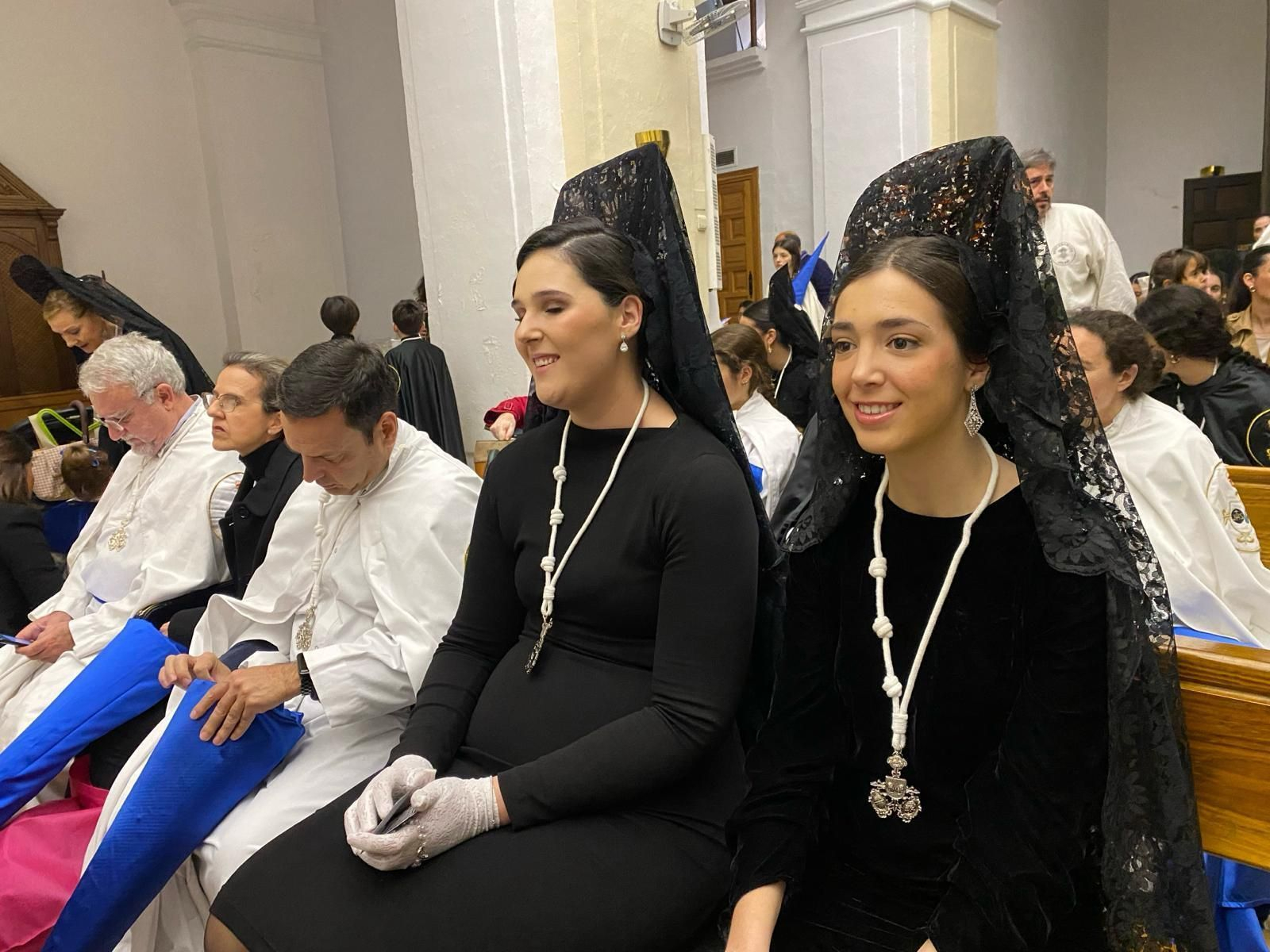 En imágenes: La lluvia suspende el Lunes Santo en cuestión de horas