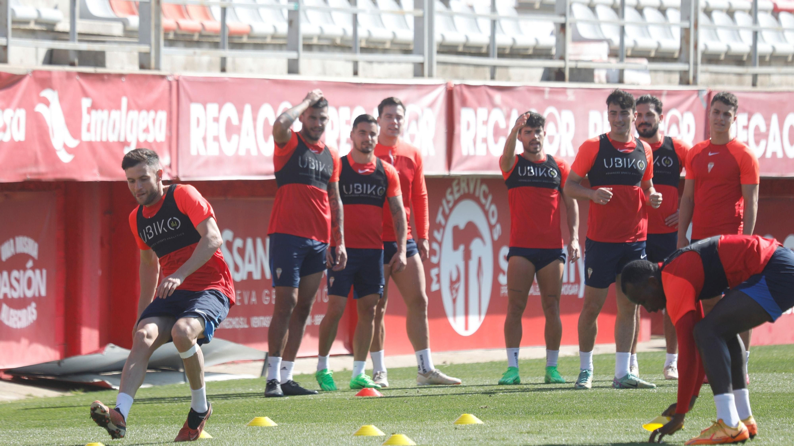 Iván Turrillo, junto a sus compañeros, en el entreamiento