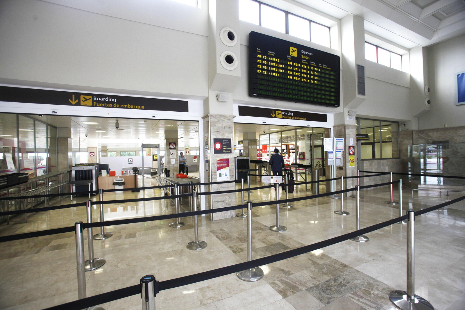 Interior del aeropuerto de Granada.