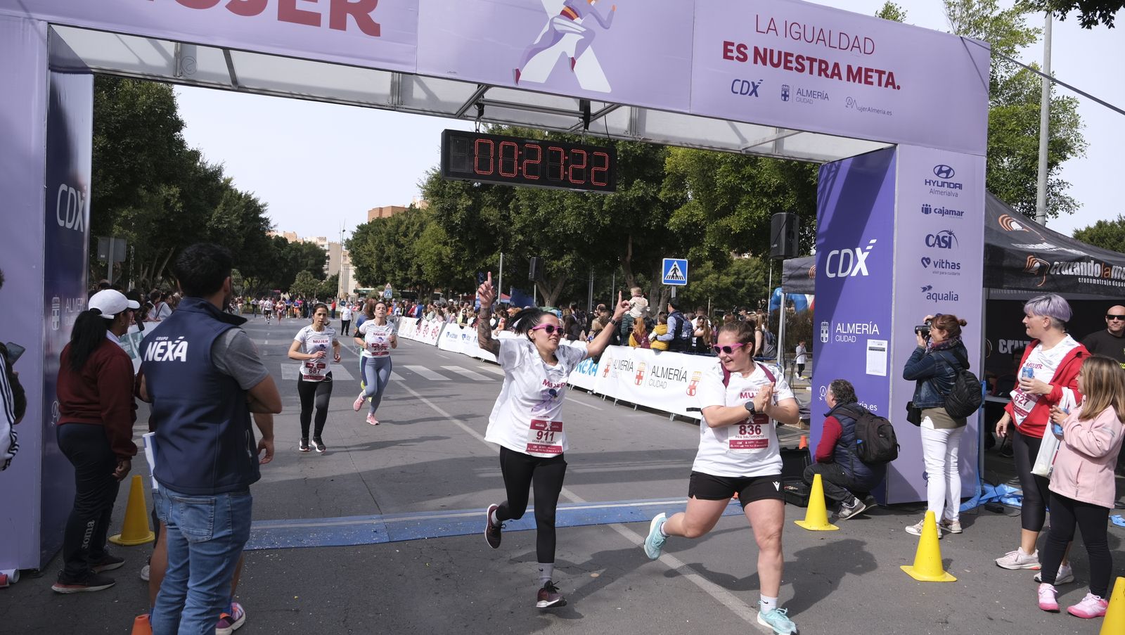 Imágenes de la Carrera de la Mujer 2023 en Almería