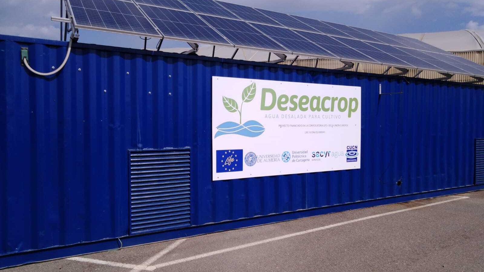 El tratamiento de los drenajes que se hace en la planta desaladora se realiza con energía solar fotovoltaica