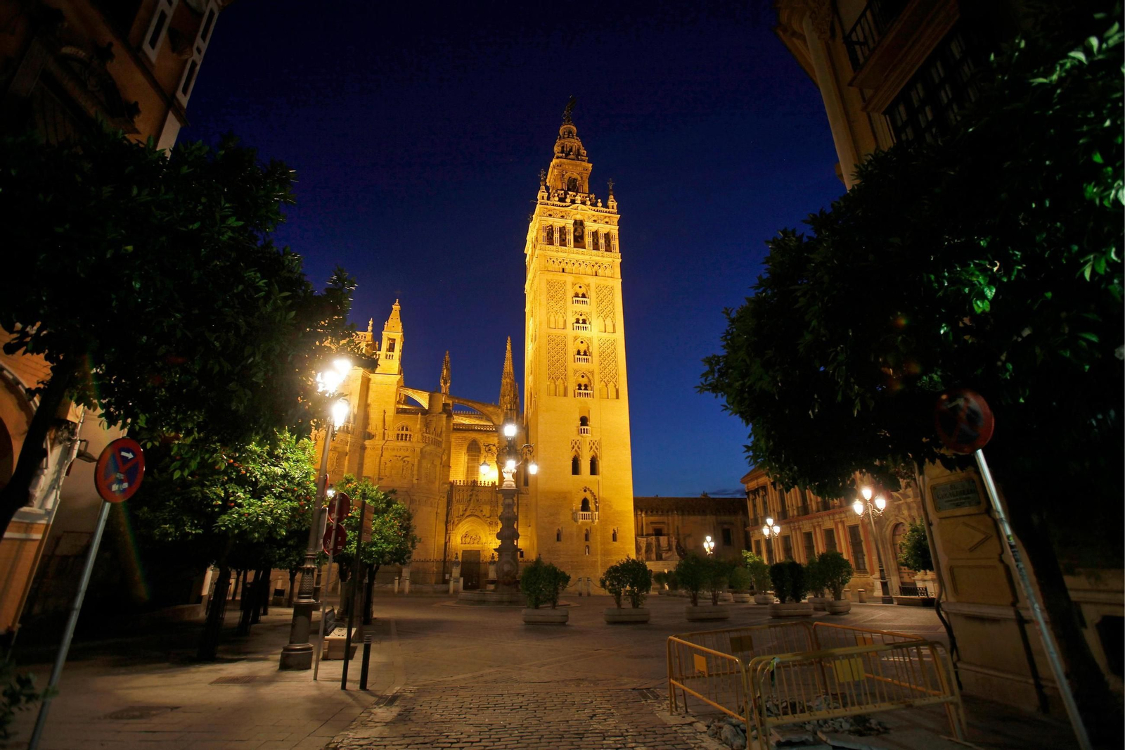 Cinco años del confinamiento por el Covid: las mejores fotos de la pandemia en Sevilla