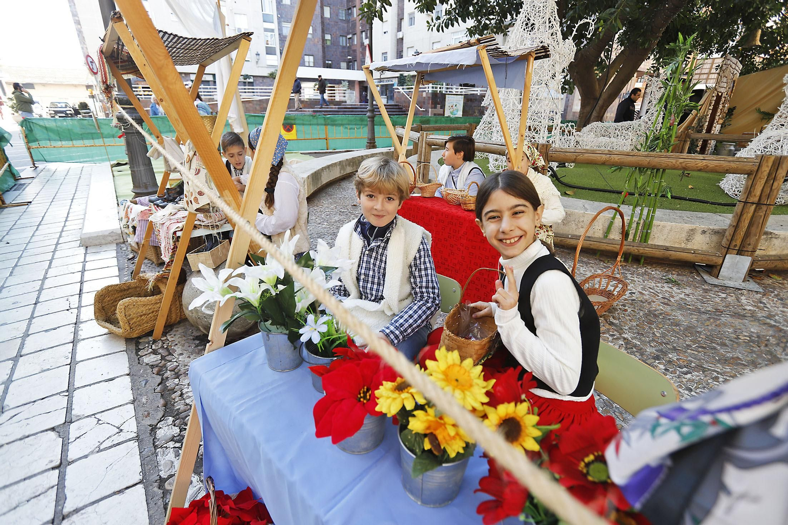 Imágenes del Belén Viviente del Colegio María Inmaculada en la Plaza Niña