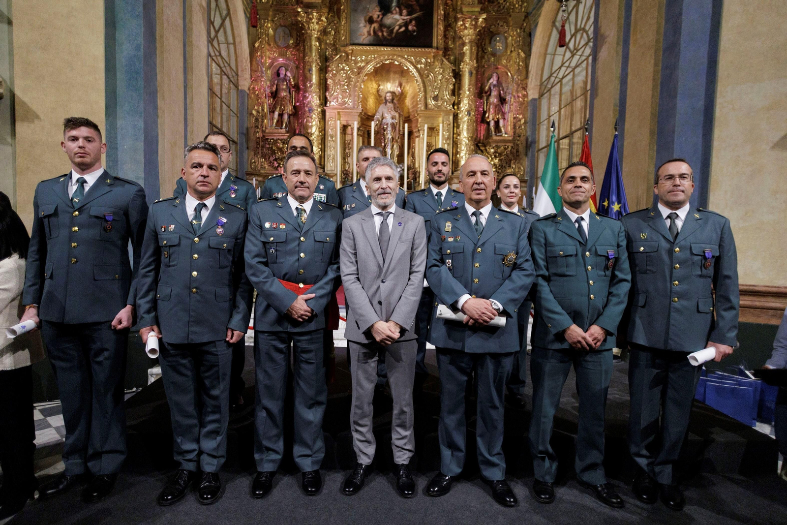 Las imágenes de la entrega de condecoraciones civiles en Cádiz.