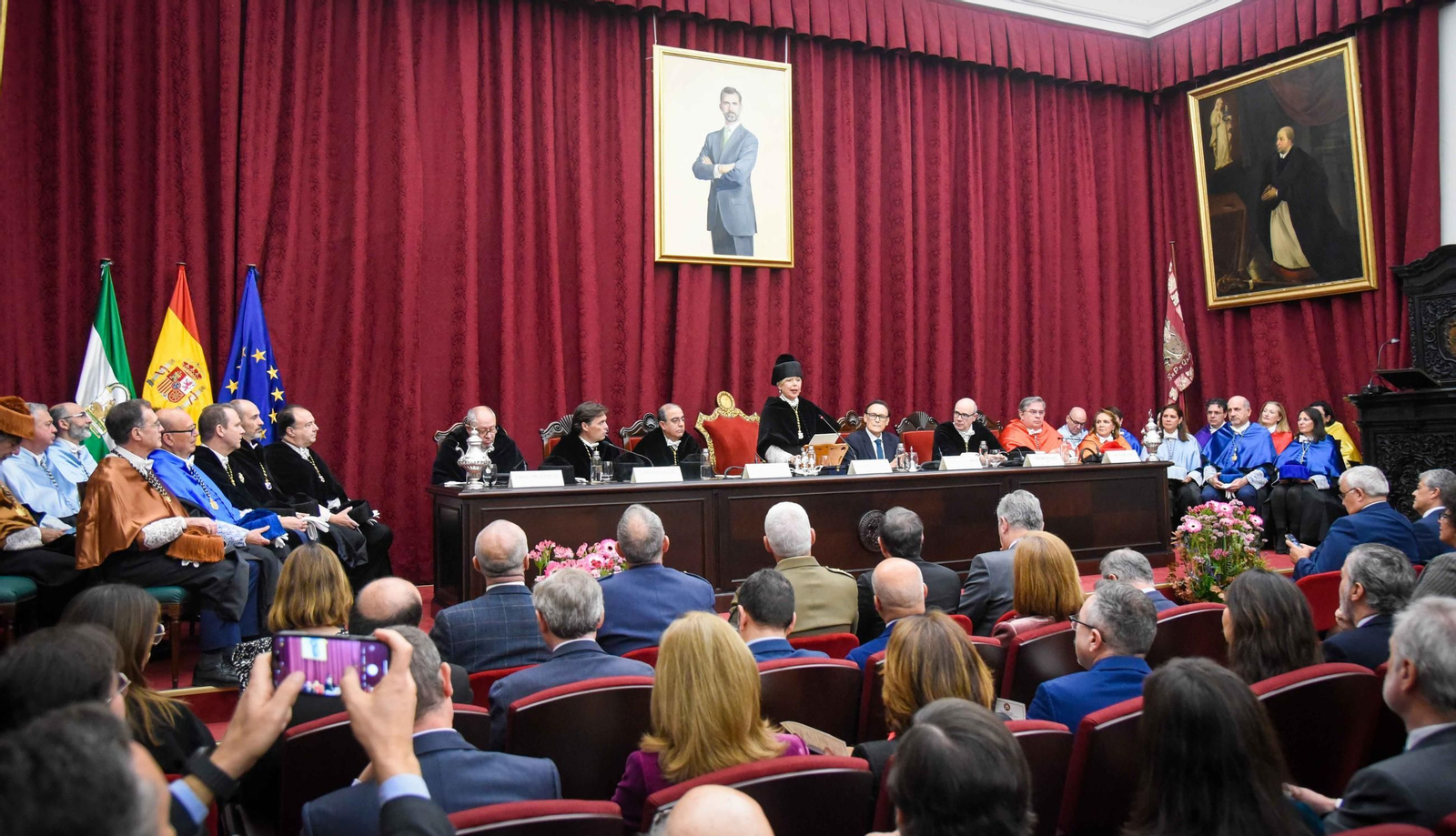 Acto de investidura de la nueva rectora de la US, Carmen Vargas