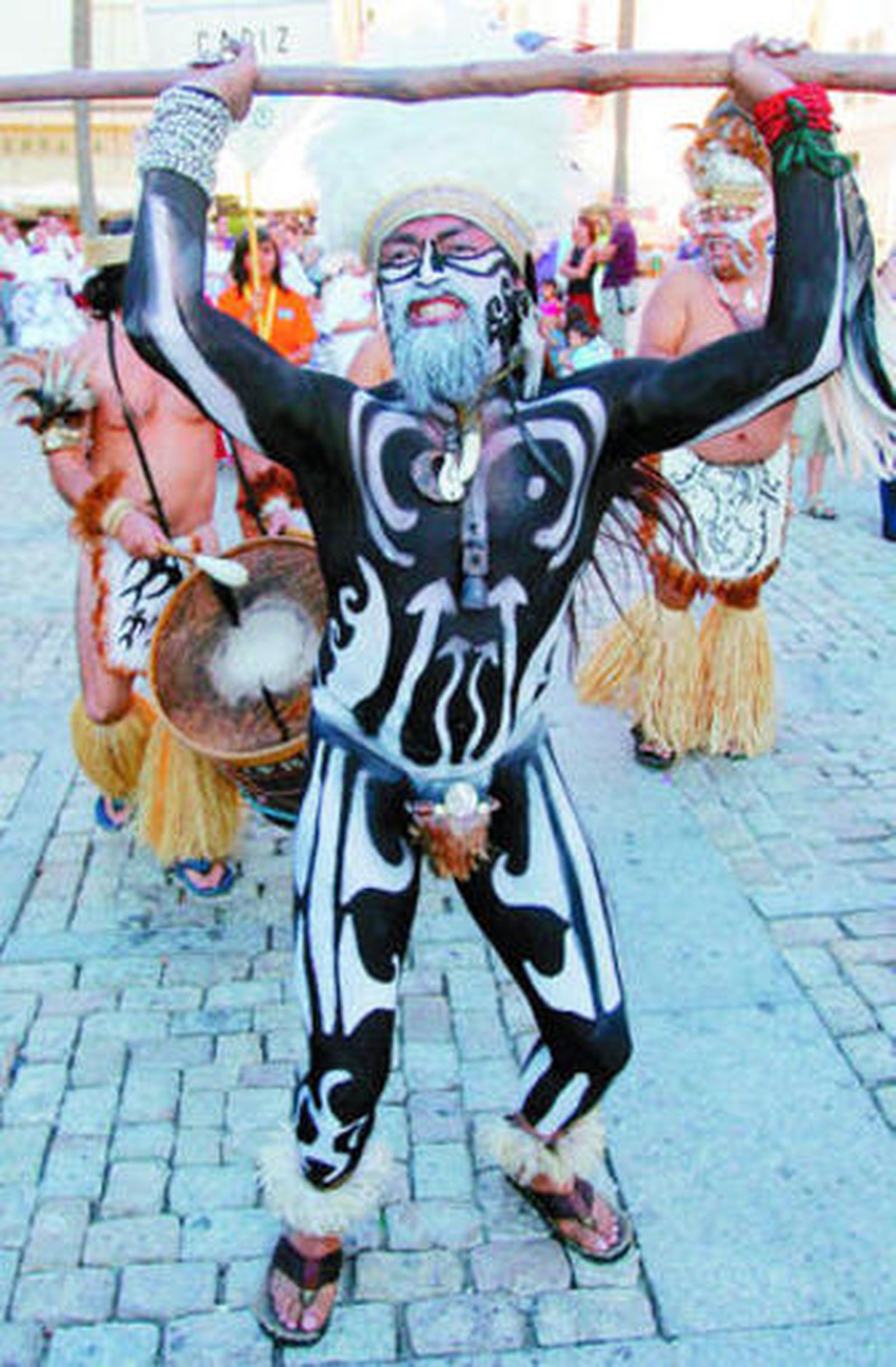 La alegría baila por calles de Cádiz