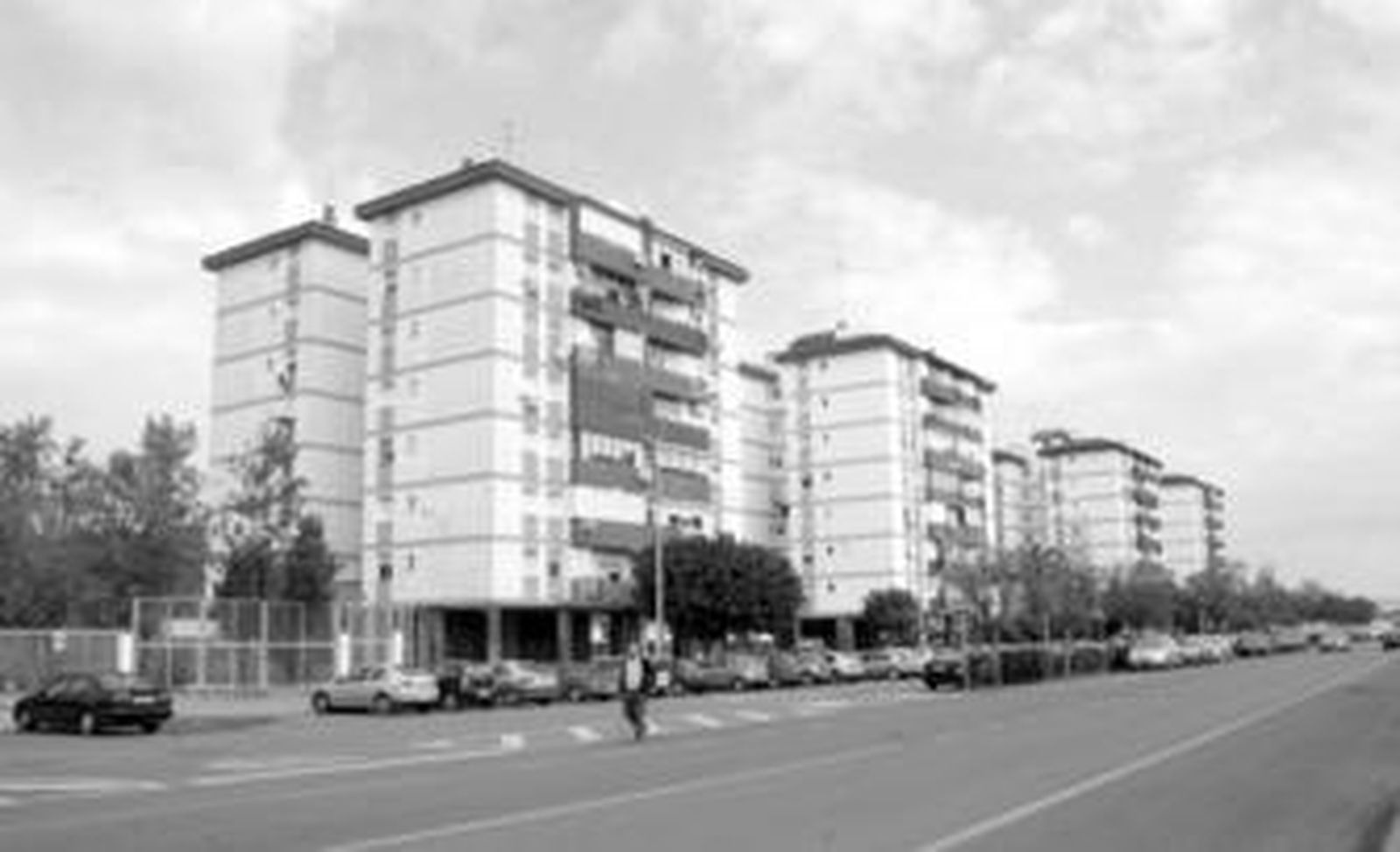 Un conjunto de ocho bloques paralelos conforman la barriada Nuevo Parque.