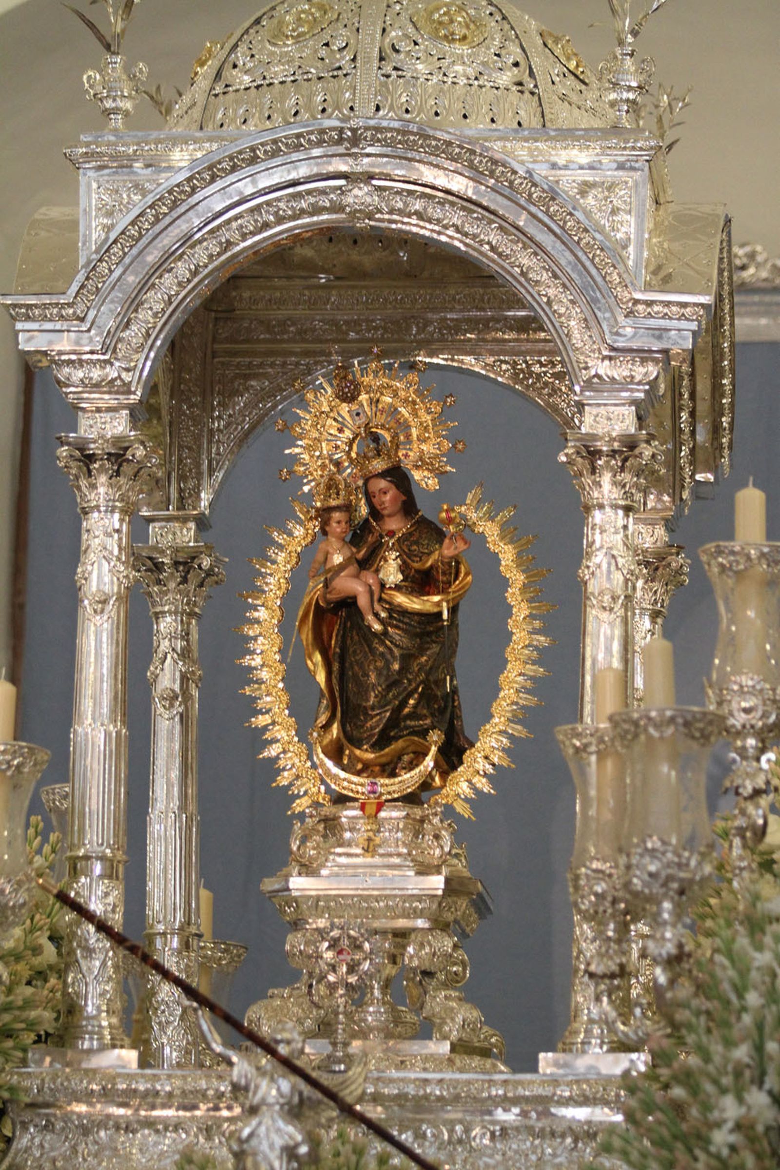 Procesión solemne de la Virgen de la Cinta.