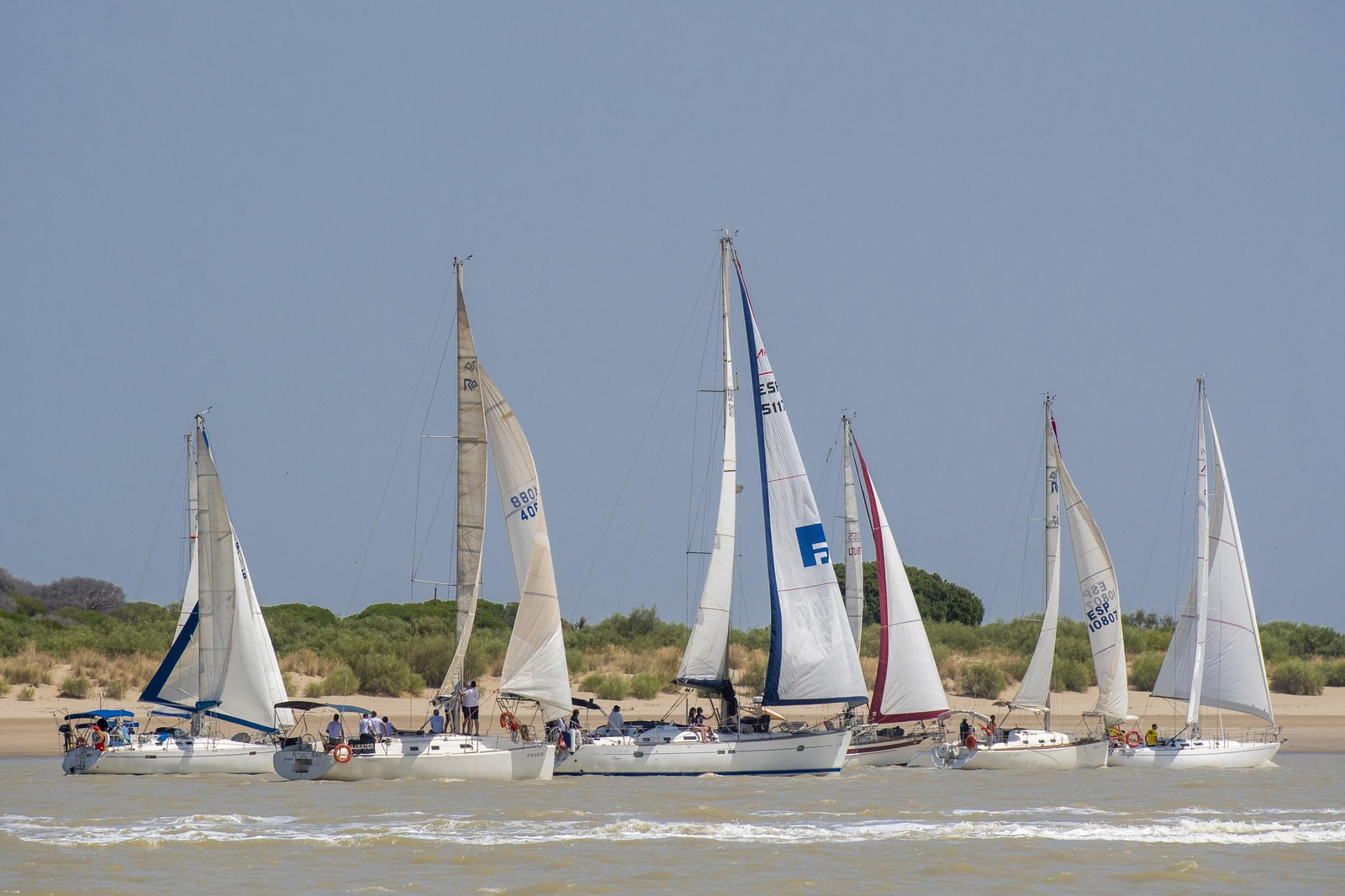 Las espectaculares fotos del Ascenso a Vela del Guadalquivir