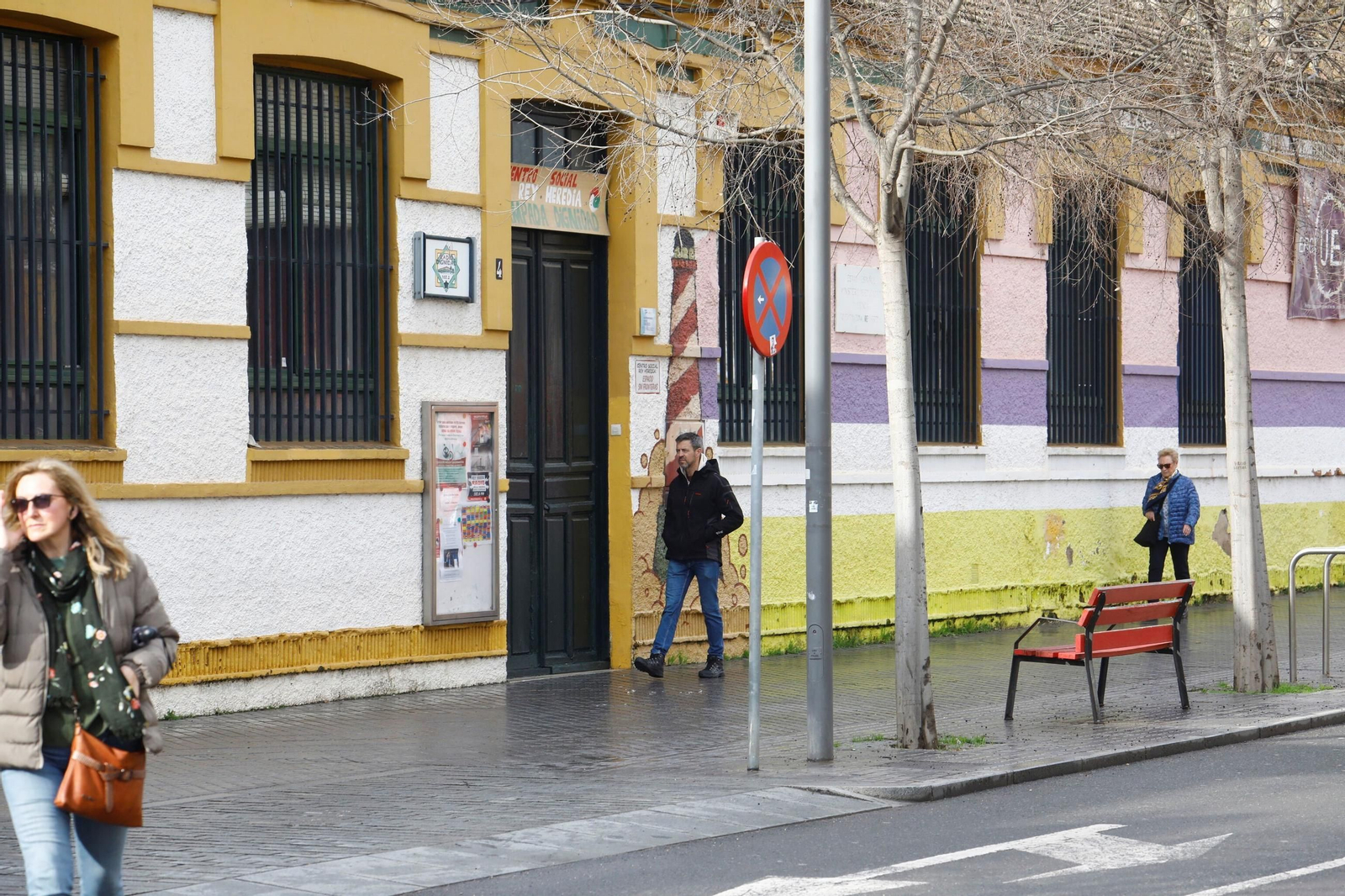 Un recorrido en imágenes por el barrio cordobés del Campo de la Verdad un día de invierno