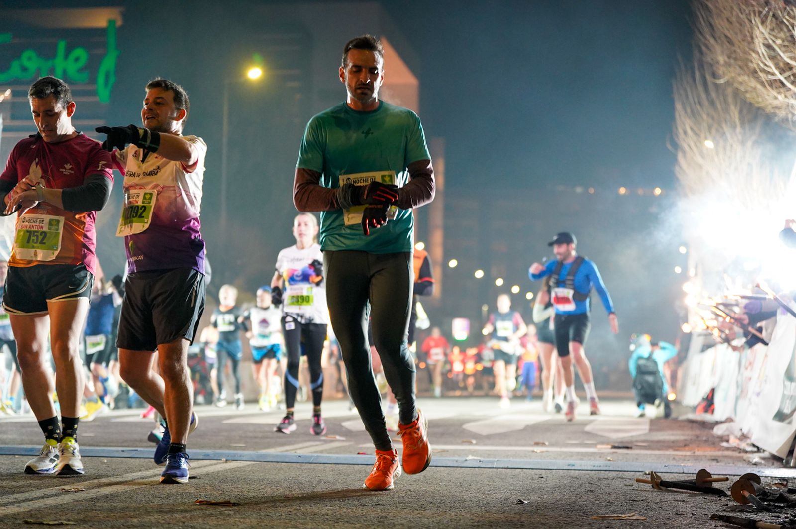 En imágenes: búscate en tu llegada a meta de la Carrera de San Antón 2026 (8)