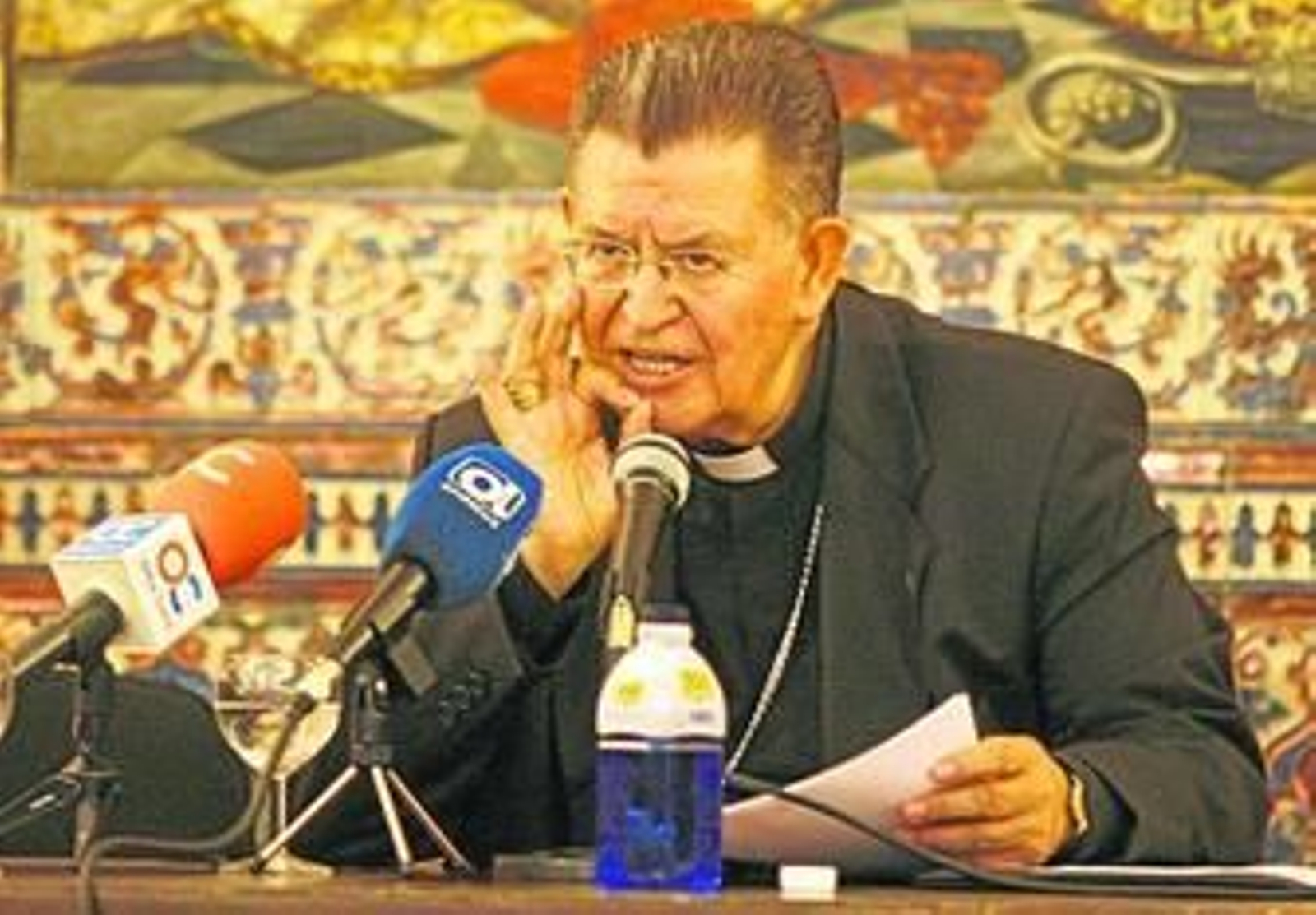 El obispo, Antonio Ceballos, durante la conferencia impartida ayer en el seminario diocesano.