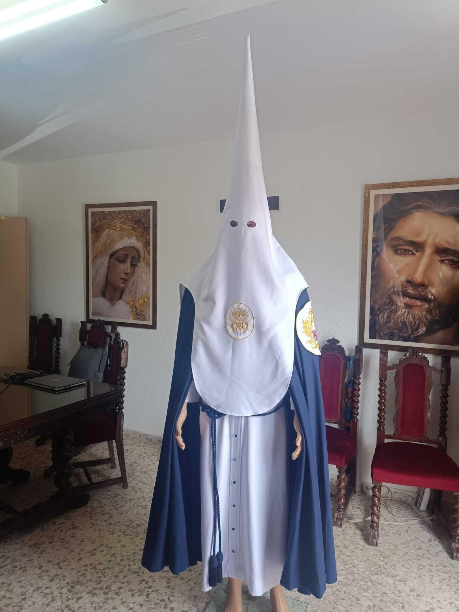 Imagen del nuevo hábito nazareno de la Bondad. Imagen del nuevo hábito nazareno de la Bondad.