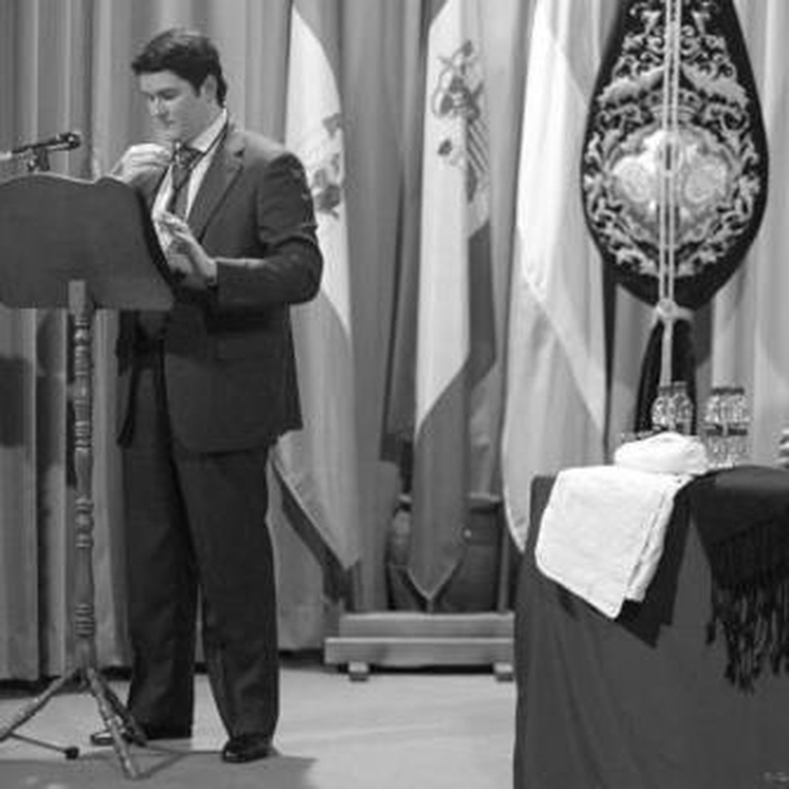 El pregonero, al inicio de su intervención.