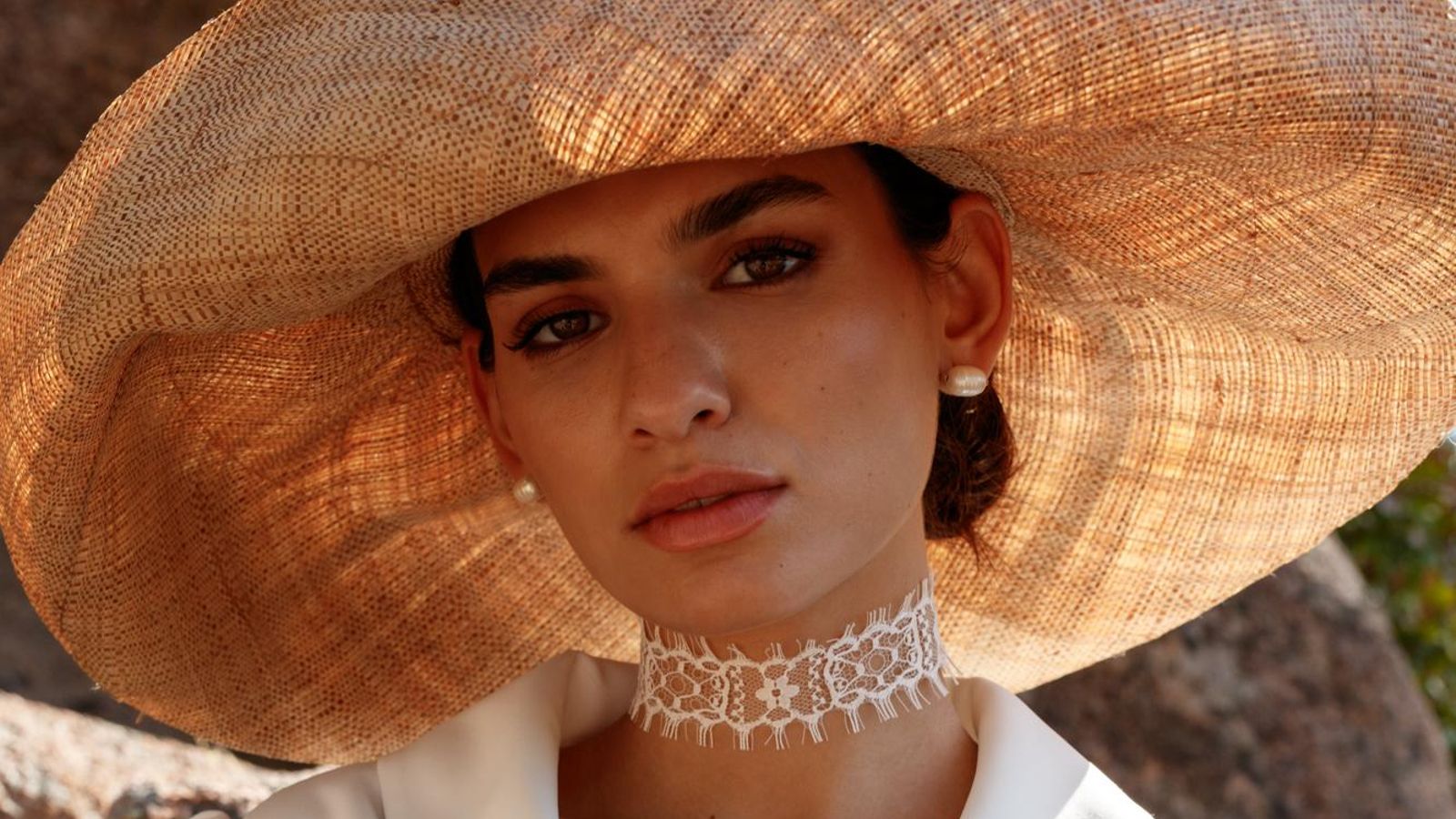 La colección de novia incluye una línea de accesorios