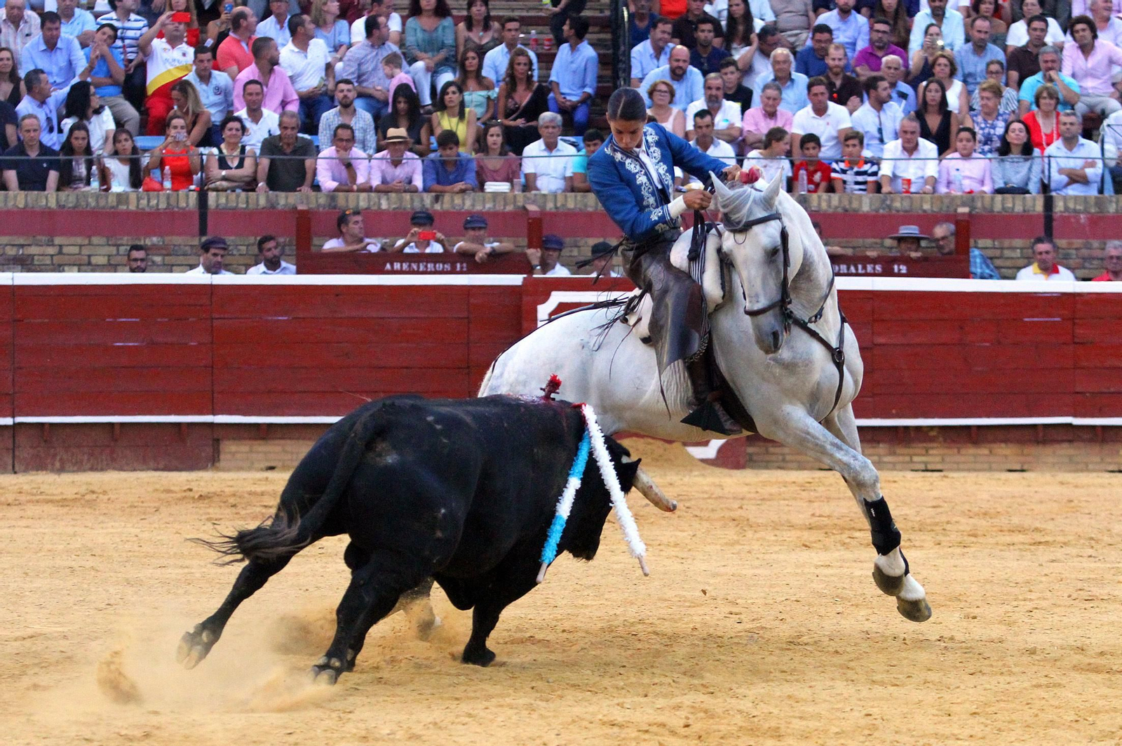 Imágenes de la corrida de rejones de Pablo Hermoso de Mendoza, Andrés Romero y Lea Vicens.