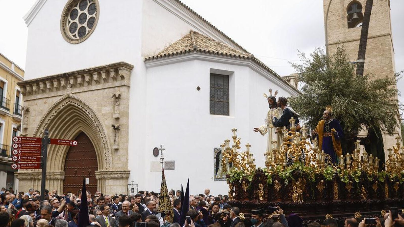 El Señor de la Redención por la calle Juan de Mesa
