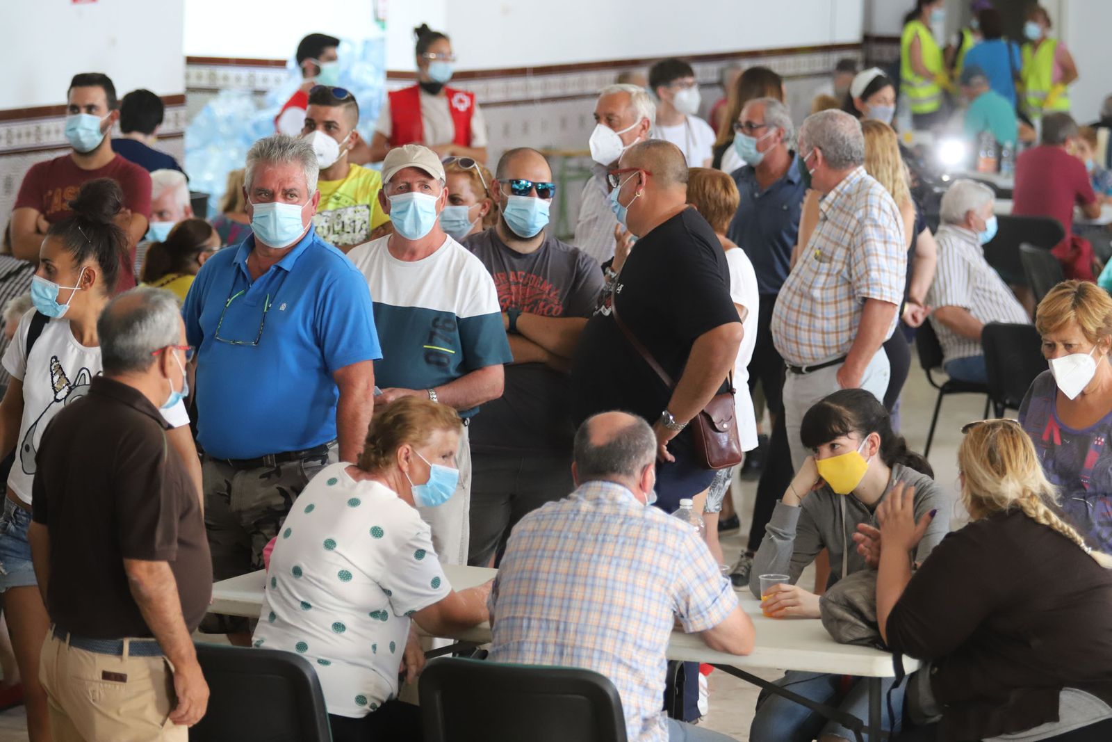 Las imágenes mas destacadas de los vecinos de la Zarza-Perrunal realojados por el incendio de Almonaster la Real