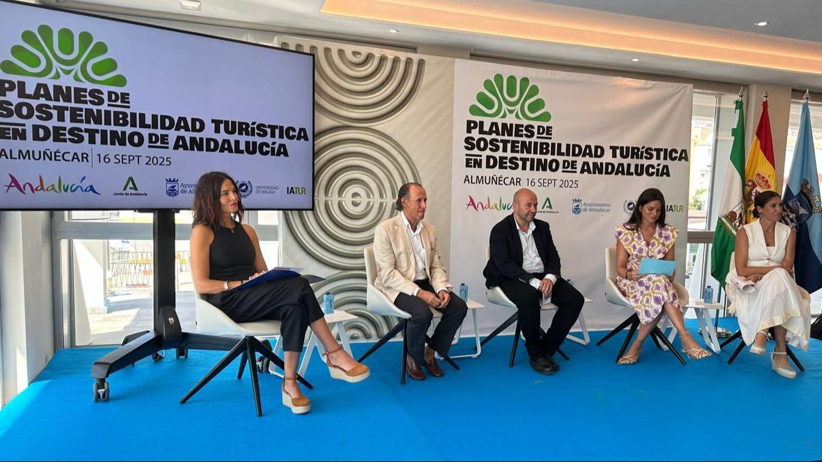 Mesa redonda celebrada en Almuñecar, en la que intervino el alcalde de Chiclana.