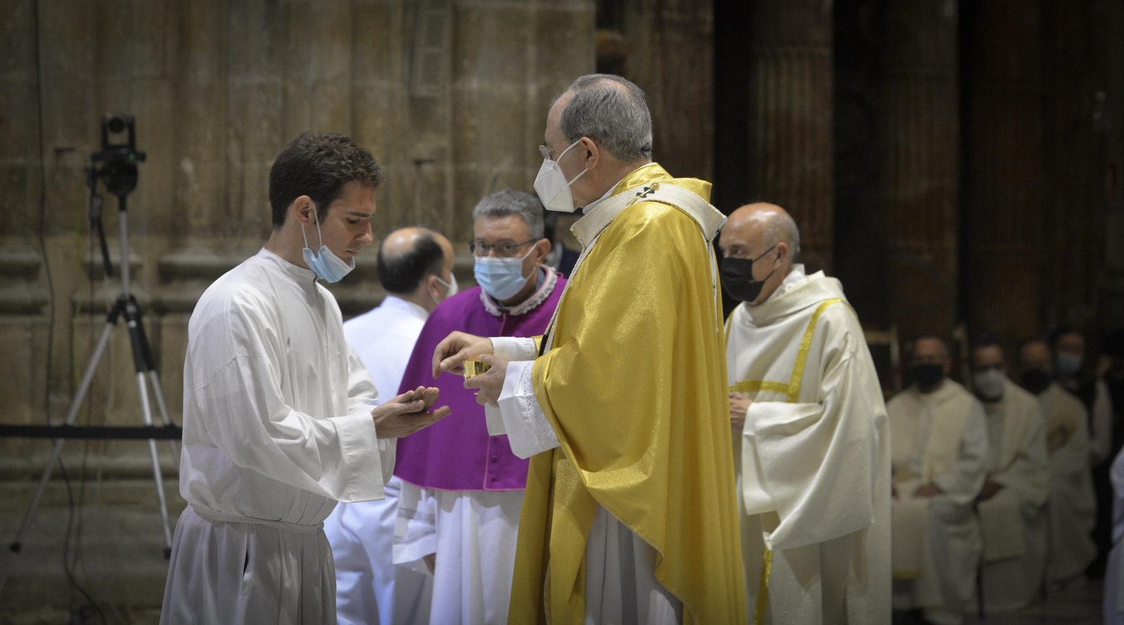 La Misa de despedida de Monseñor Asenjo, en imágenes