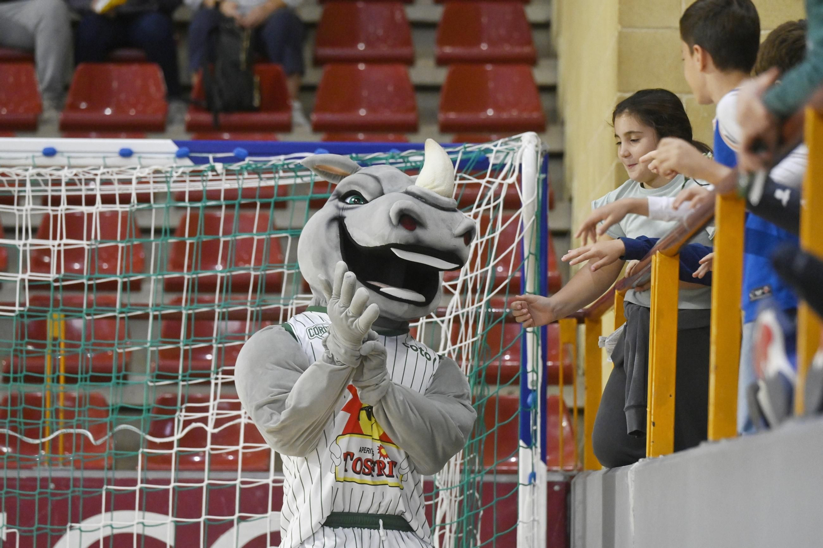 Las mejores fotos del ambiente en Vista Alegre para el Coto Córdoba - Logrobasket