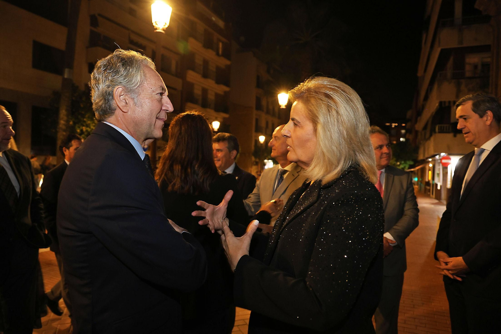 Imágenes de los invitados a la gala de los  37 premios Onubenses del Año