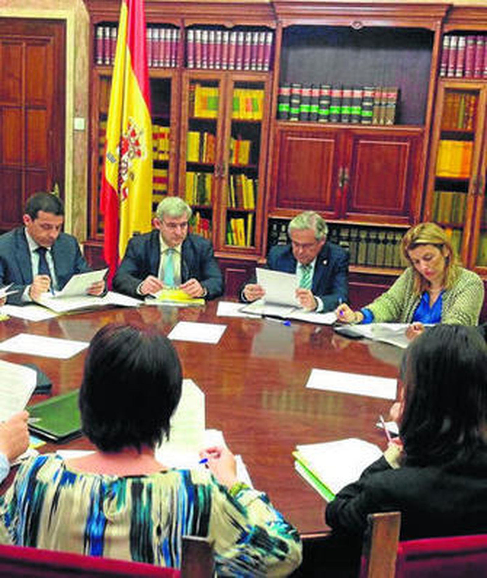 La reunión tuvo lugar ayer en la Subdelegación del Gobierno.