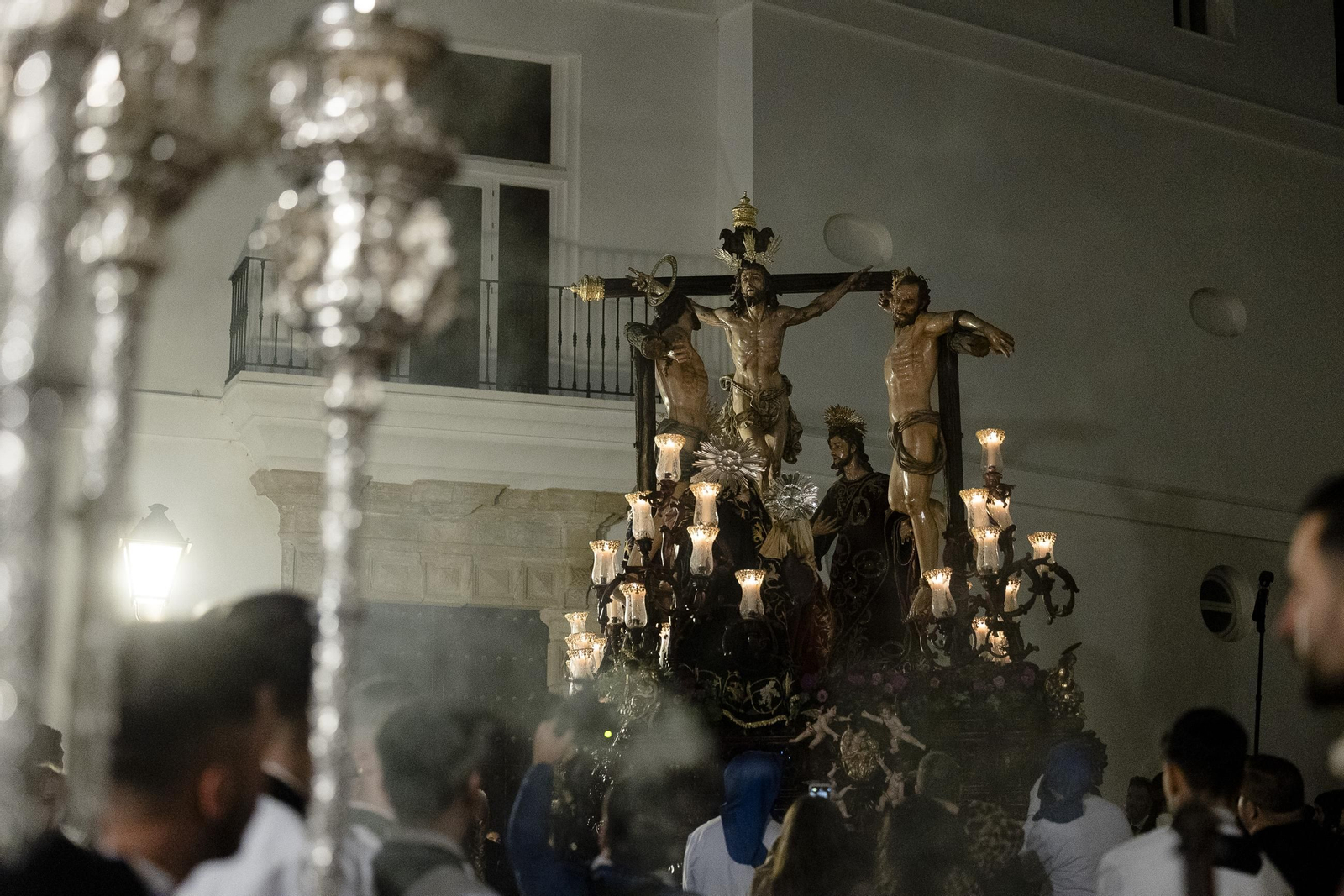 Imágenes de la salida del Perdón en la Semana Santa de Cádiz 2025