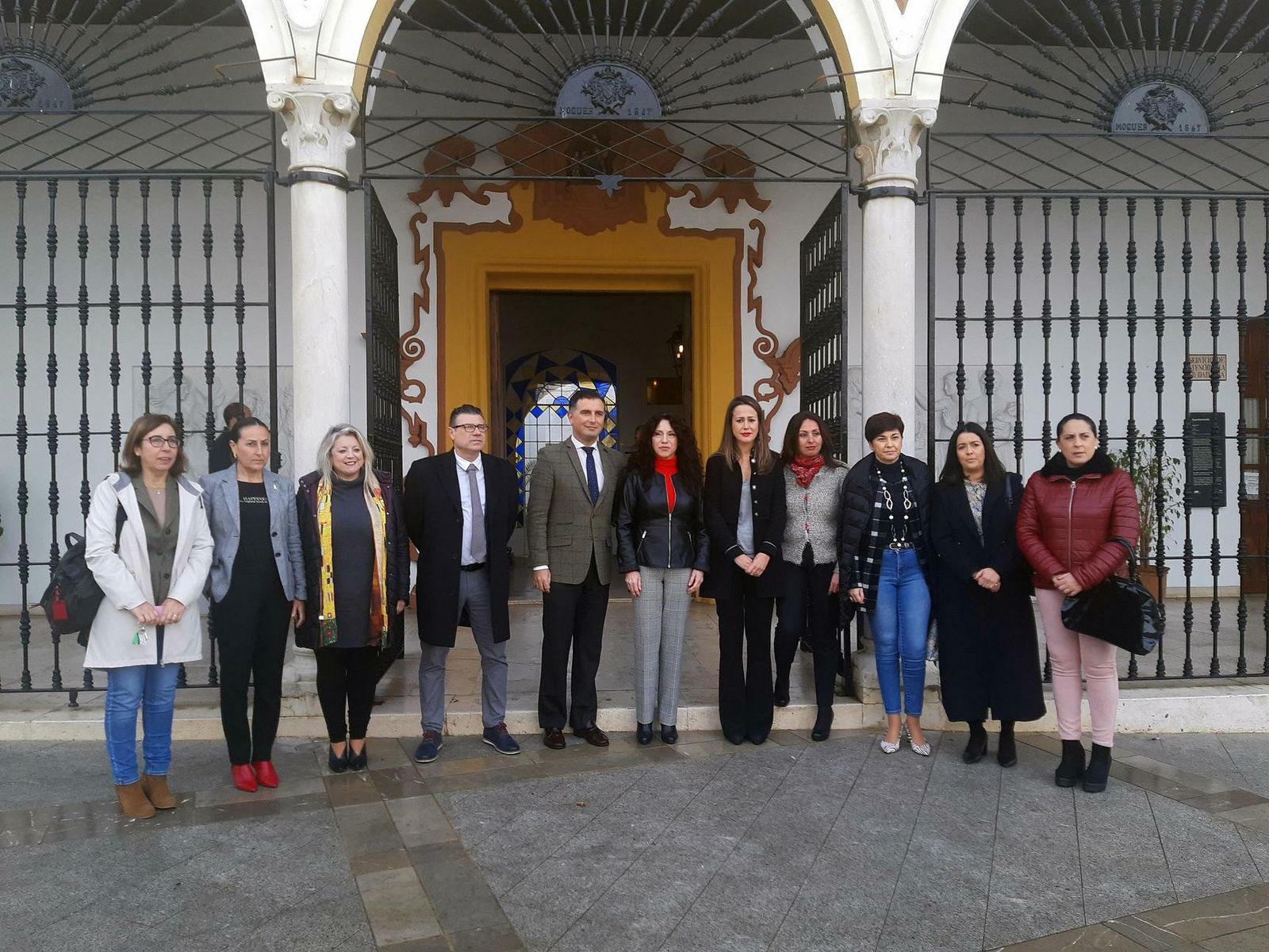 Visita de la consejera de Igualdad, Políticas Sociales y Conciliación, Rocío Ruiz, al Ayuntamiento de Moguer.