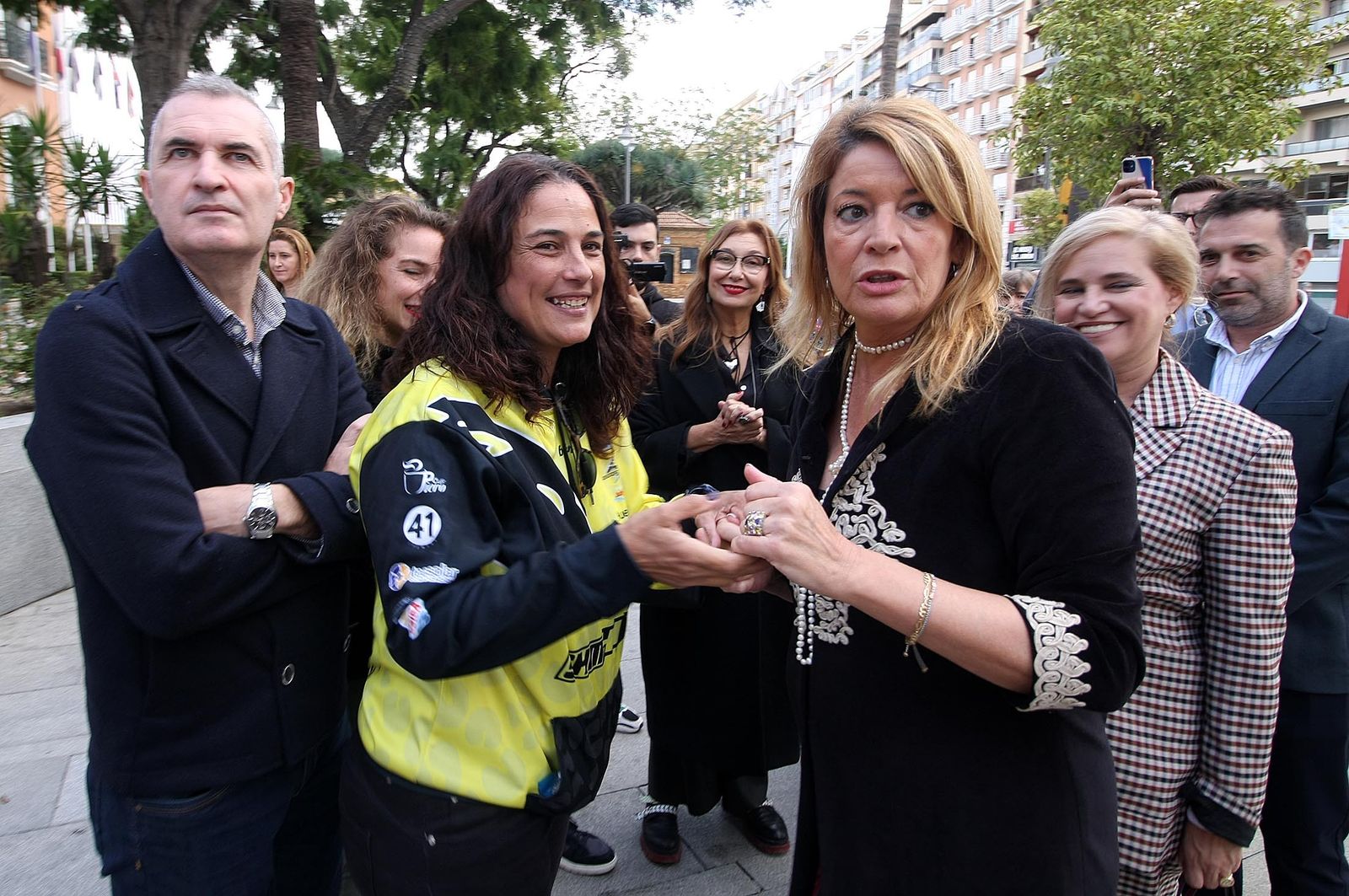 Imágenes de la concentración motera en memoria de Hugo Millán por las calles de Huelva