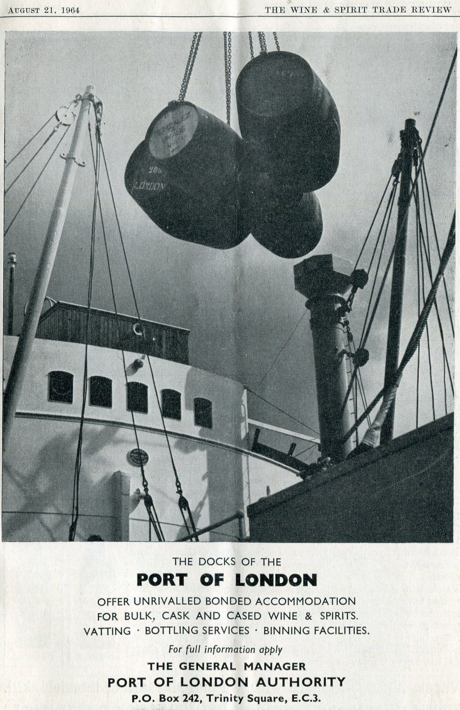Barriles de jerez en una de las dársenas de Londres, 1964.