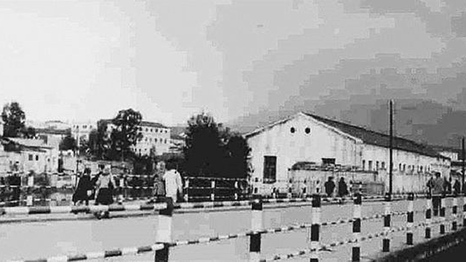 Cuartel de Transeúntes, a orillas del río de la Miel.