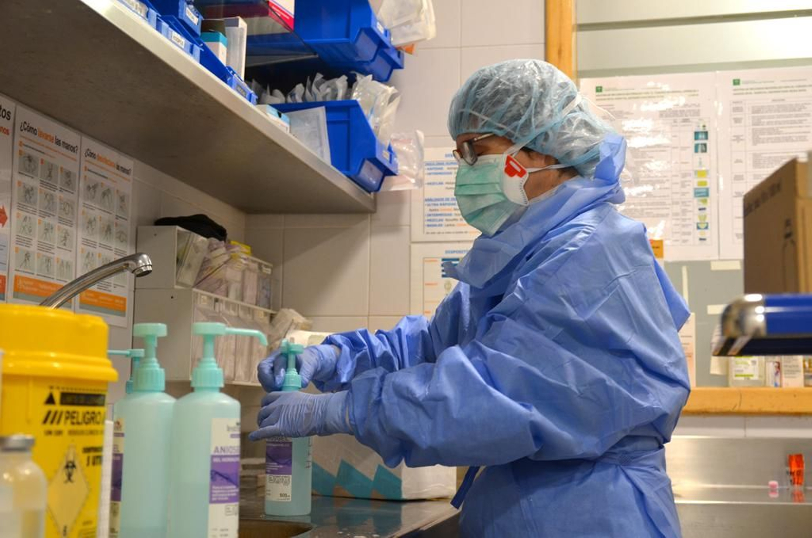 El día a día de las Unidades Covid de hospitalización del Reina Sofía, captado por sus profesionales