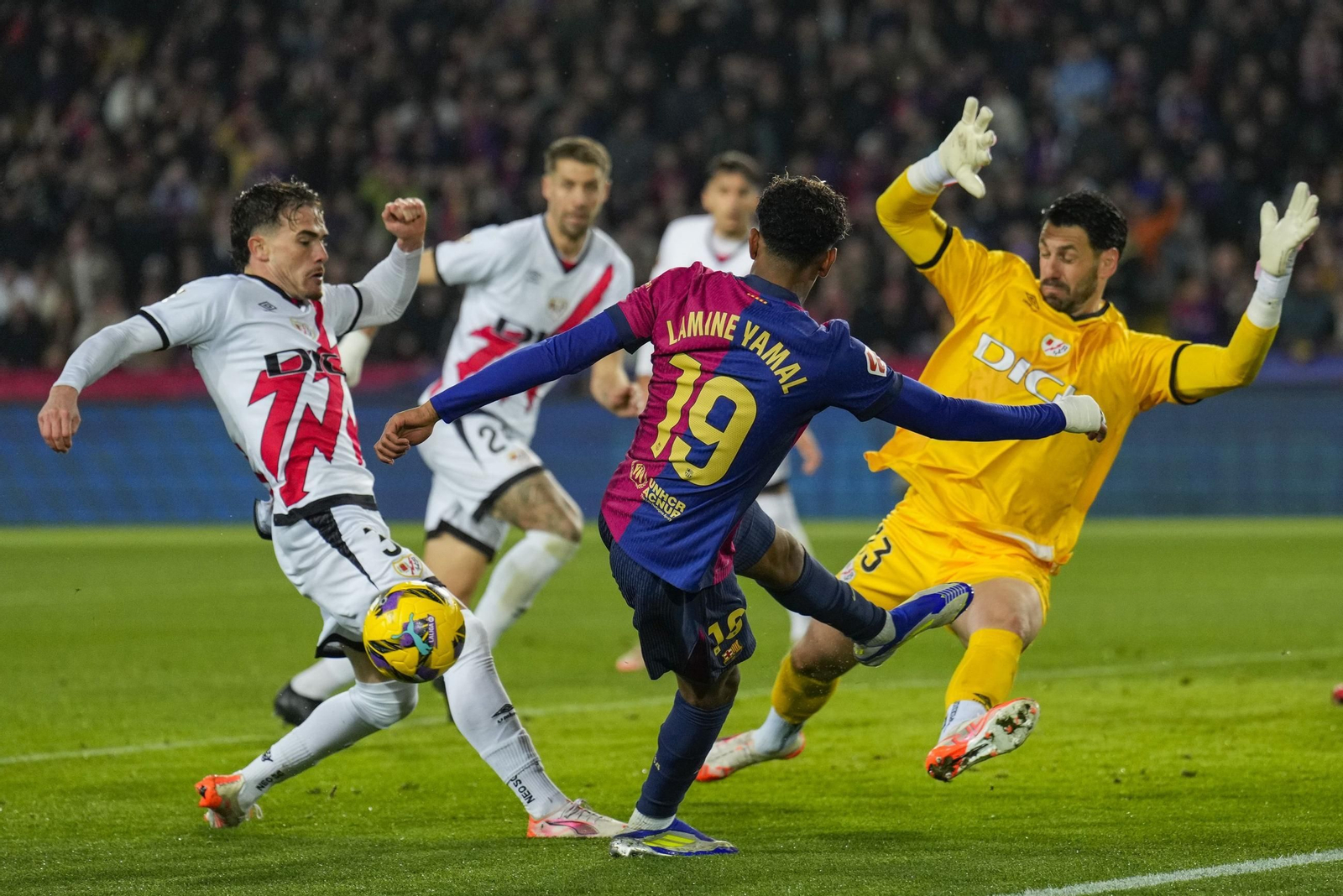 Las fotos del polémico Barcelona - Rayo Vallecano