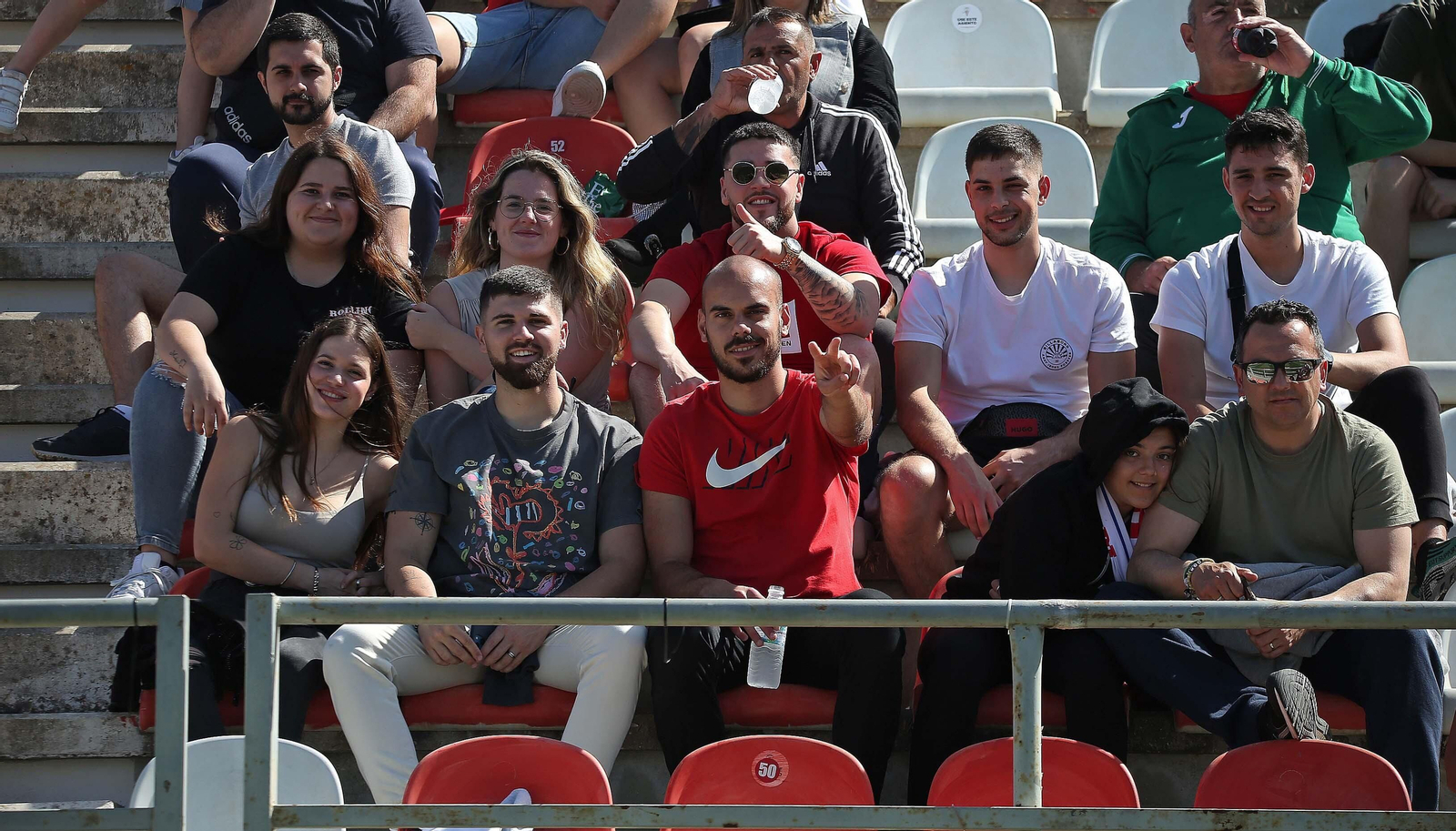 Fotos de la afición durante el Algeciras - San Fernando en el Nuevo Mirador