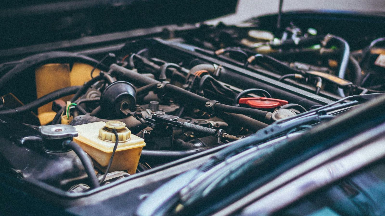 Por qué el aceite sintético mejora el rendimiento del motor en coches modernos