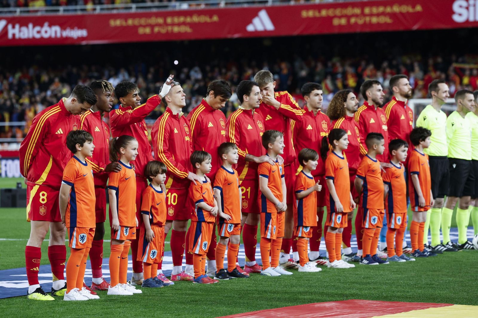 Dean Huijsen, consagración imperial con España