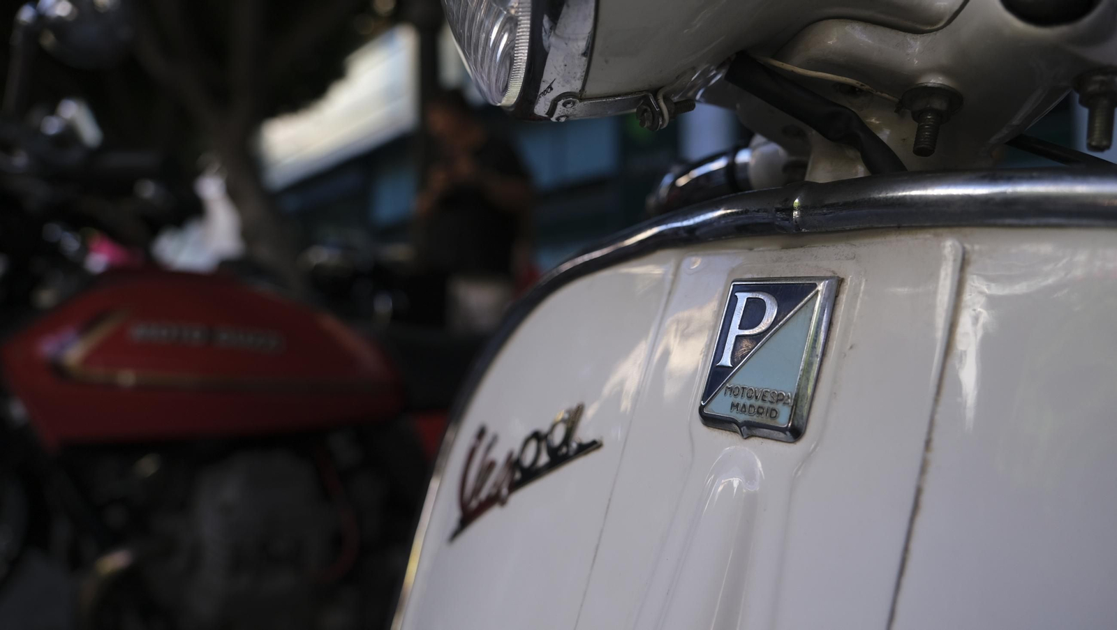 Exposición de Motos Antiguas de la Feria de Almería, en imágenes