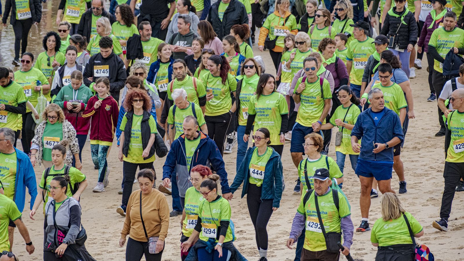 Búscate entre las fotos de la X carrera Cádiz en marcha contra el cáncer