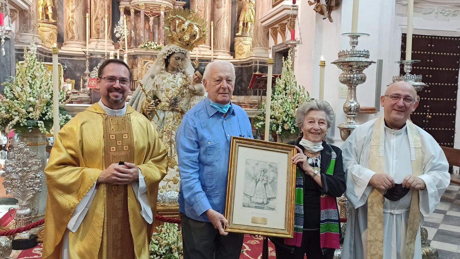 La parroquia del Rosario homenajea al matrimonio De Sobrino Grosso. La parroquia del Rosario homenajea al matrimonio De Sobrino Grosso.