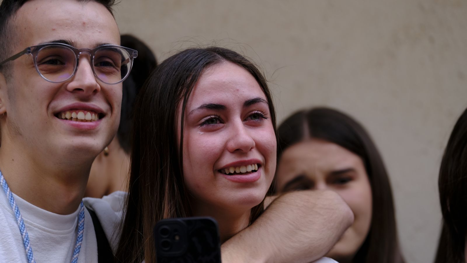 La Procesión de Los Ángeles de sobrepuso a la lluvia, en imágenes