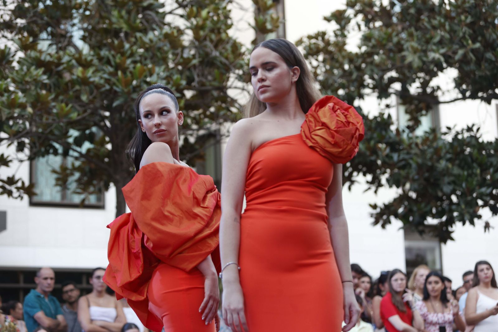 Las imágenes del Desfile de Jóvenes Diseñadores en la Plaza de la Magdalena